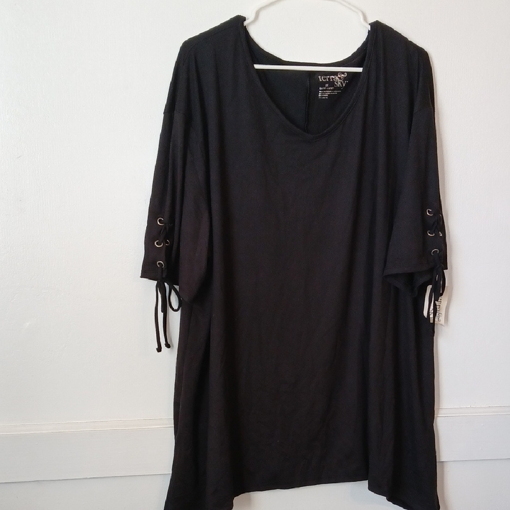 Terra & Sky Black Relaxed 3/4 Sleeve Boxy Top
